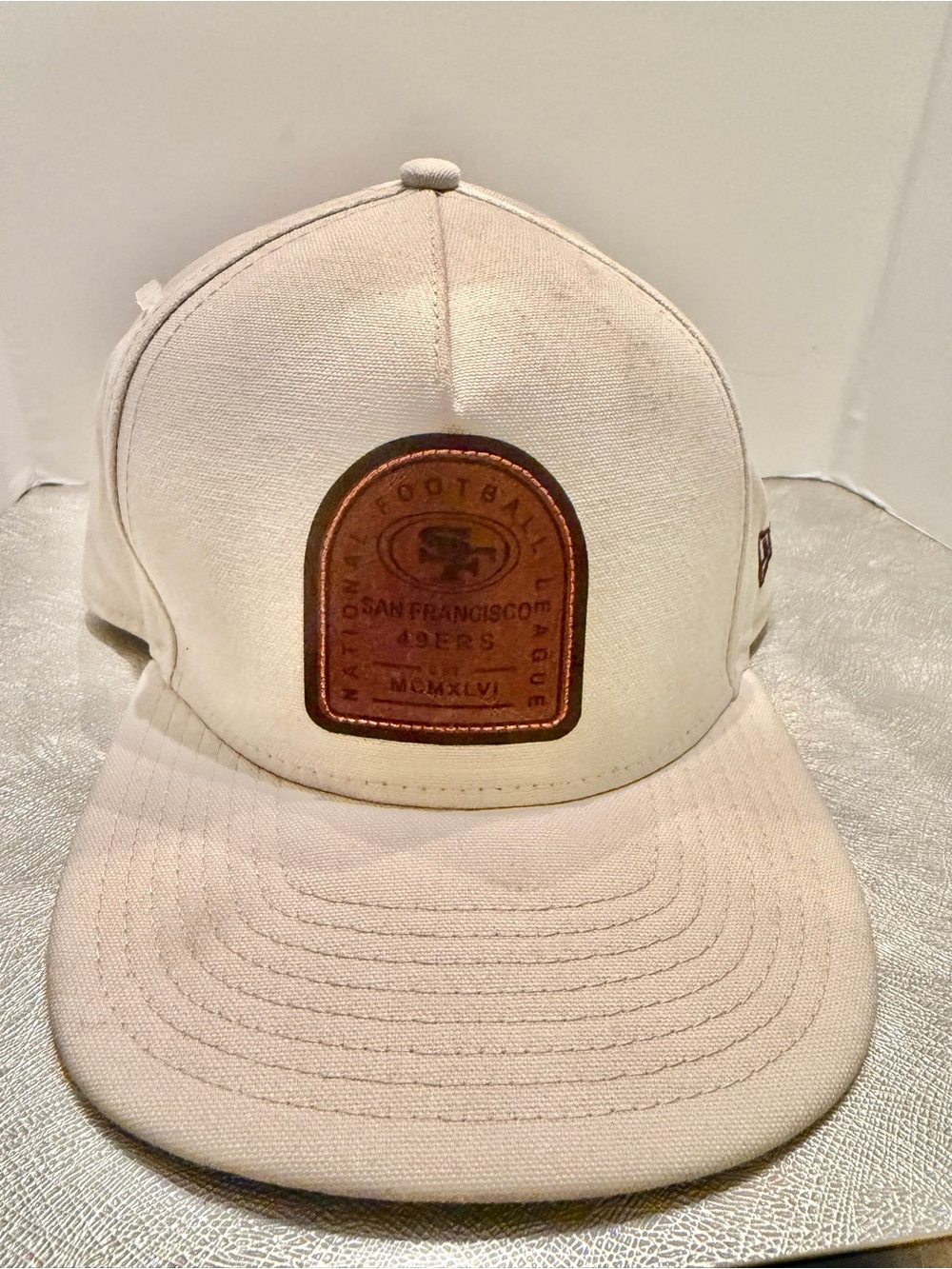 New Era Cream San Francisco 49ers Leather Patch Cap. RARE.